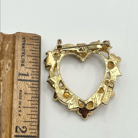 Vintage Signed Gerry\'s Heart Pearl Flower Brooch Pin